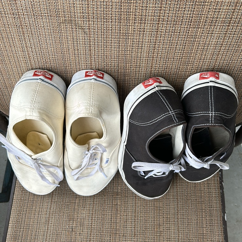 VANS 2️⃣ Authentic pairs Black and Off White Size 15 Men’s